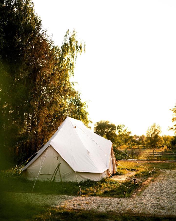 Bozsky Glamp Hotel วาลติตซา ภายนอก รูปภาพ
